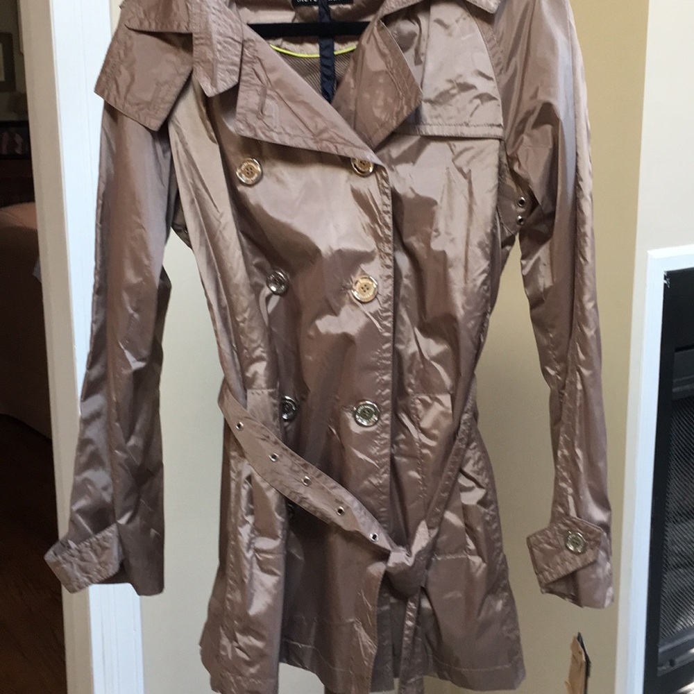 Raincoat With Removable Hood View 4